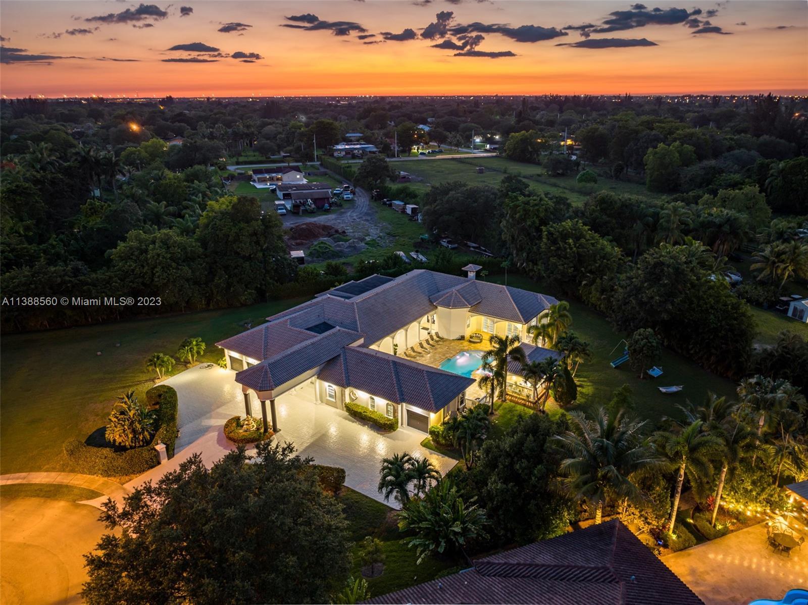 Photo of 13751 Pine Meadow Ct in Davie, FL