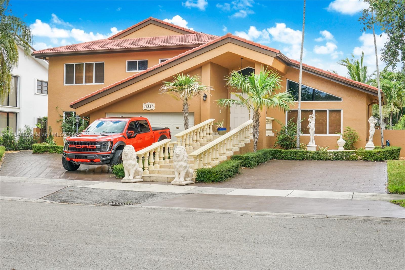 Photo of 16811 NW 83rd Ave in Miami Lakes, FL