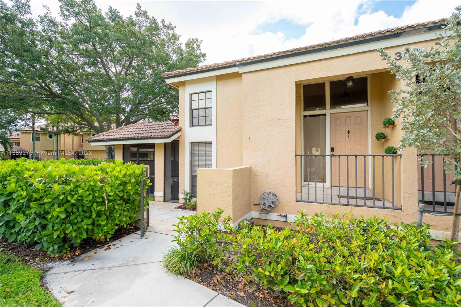 Photo of 360 Prestwick Cir #1 in Palm Beach Gardens, FL