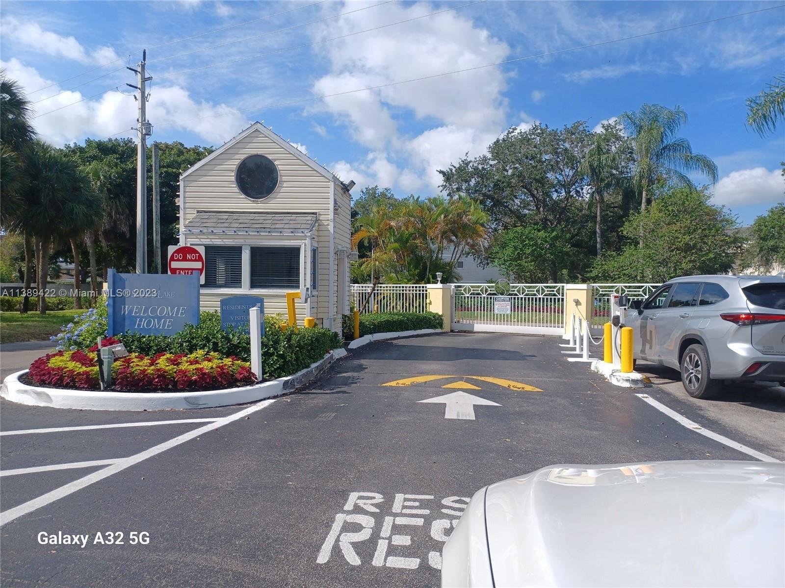Photo of 3437 NW 44th St #102 in Oakland Park, FL
