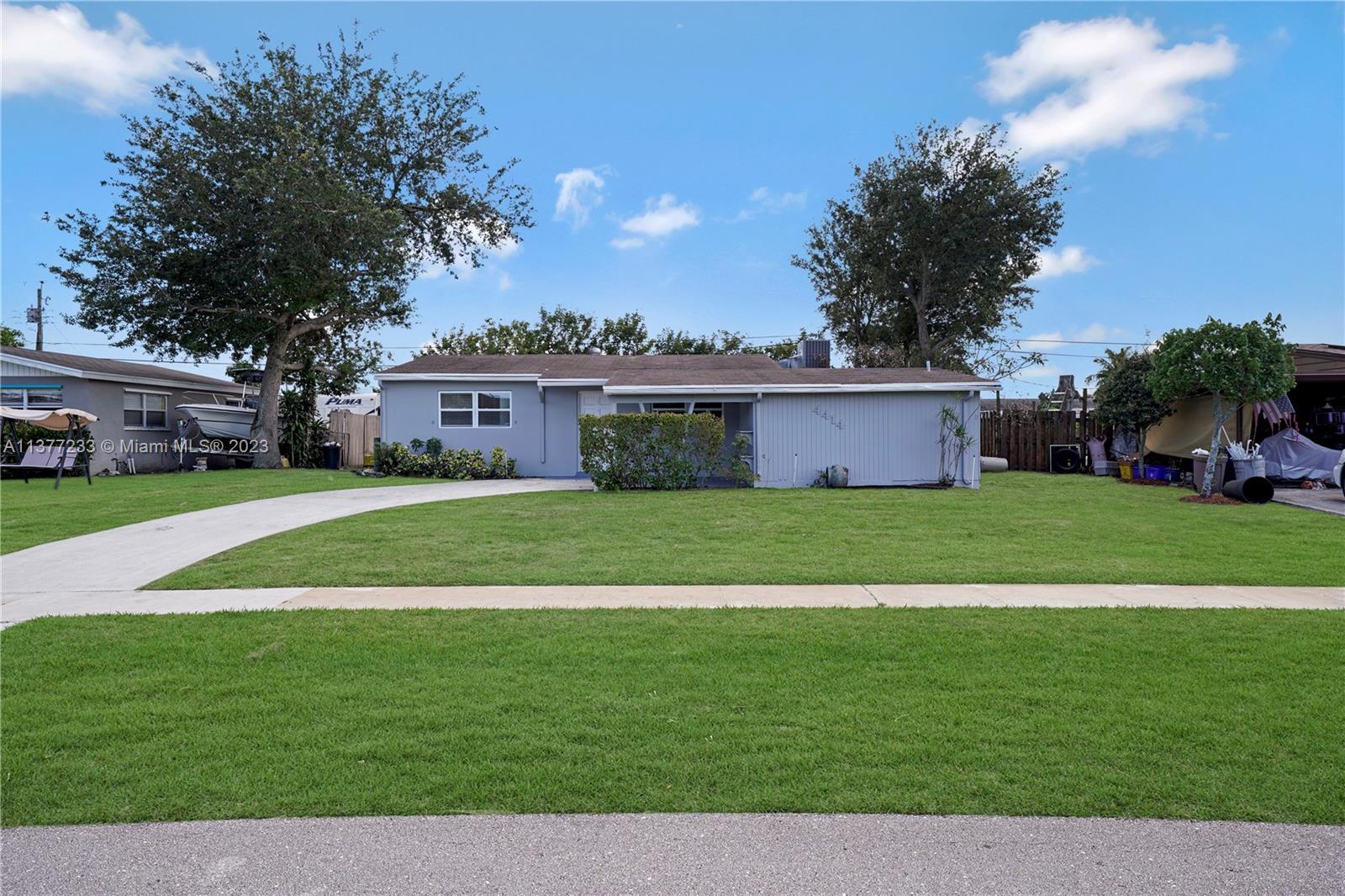 Photo of 4414 Applecrest Dr in Palm Beach Gardens, FL