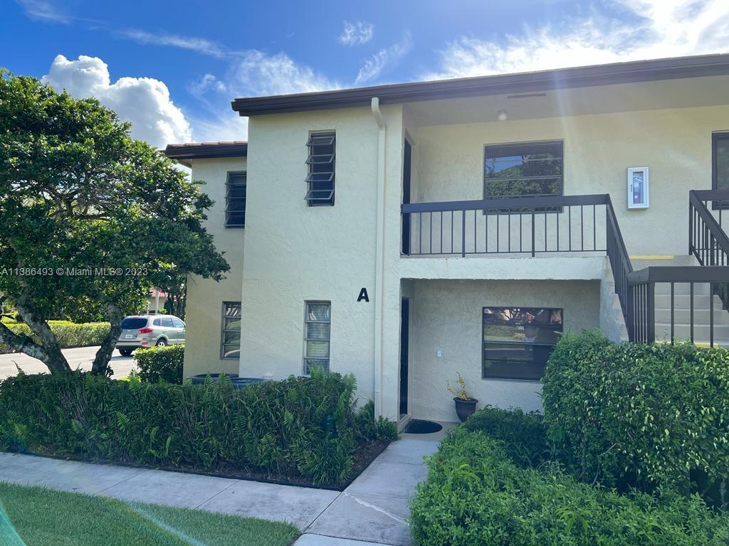 Come check out this 2/2 condo tucked away in a 55+ gated community in Boca Raton! Country Club and G