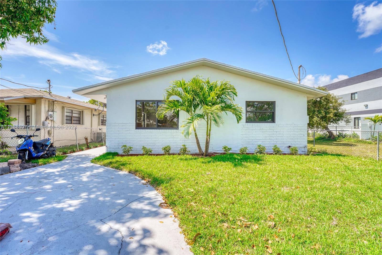 Photo of 303 NW 7th Ct, #1-2 in Hallandale Beach, FL