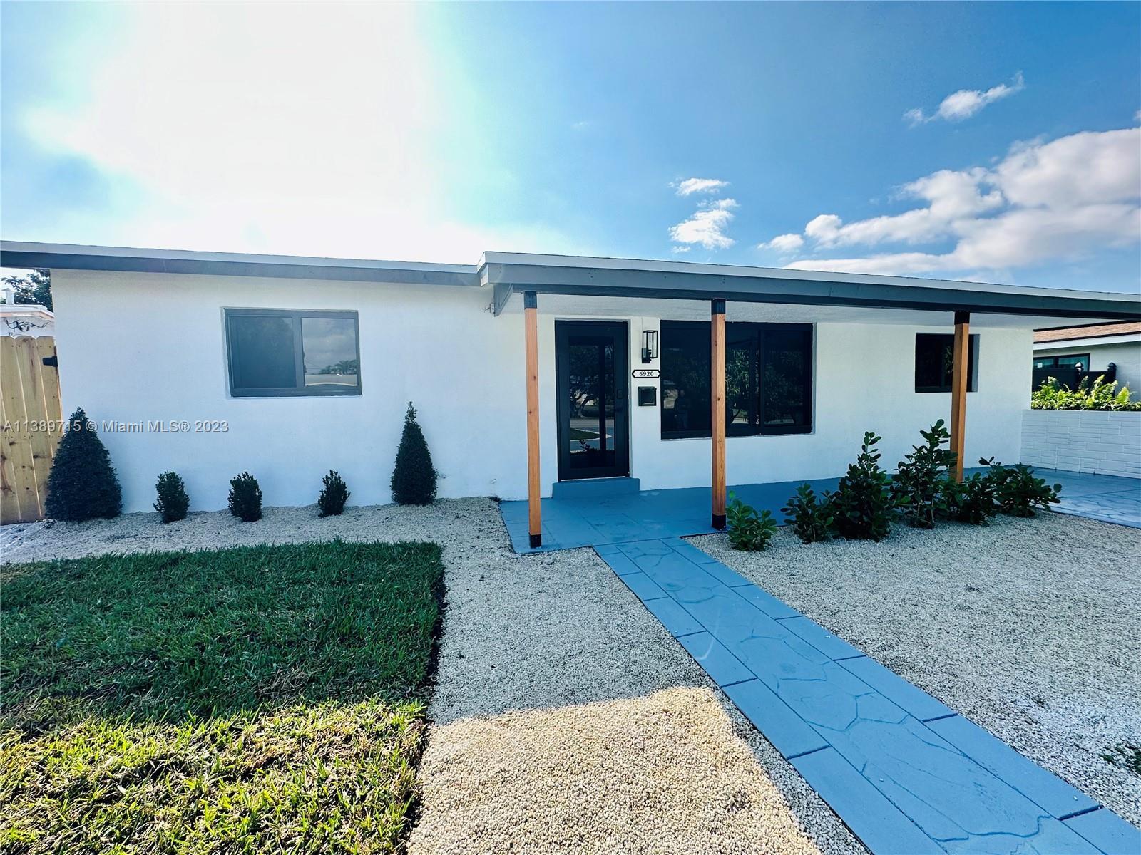 Photo of 6920 SW 9th St in Pembroke Pines, FL