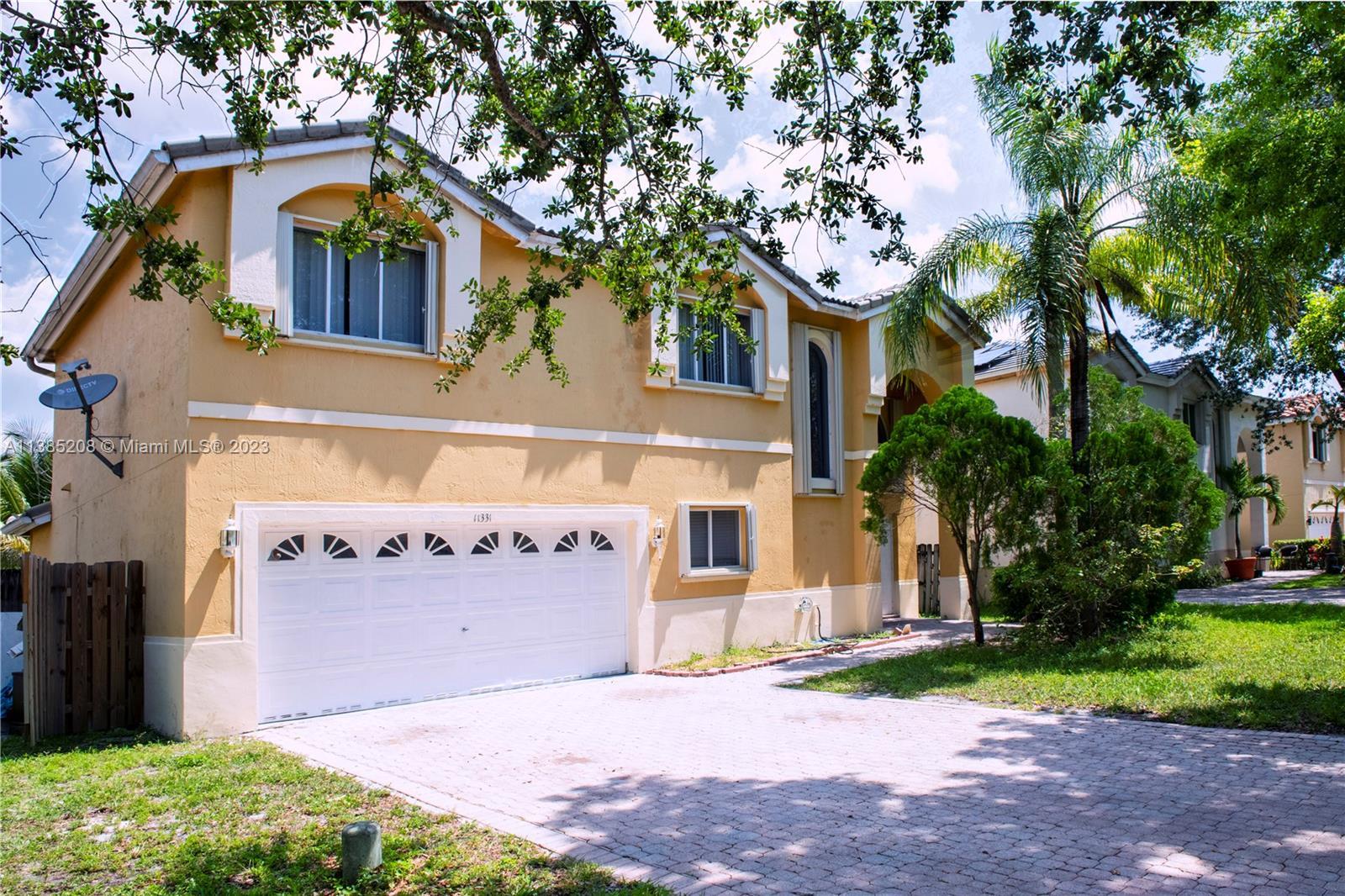 Photo of 11331 Rockinghorse Rd in Cooper City, FL