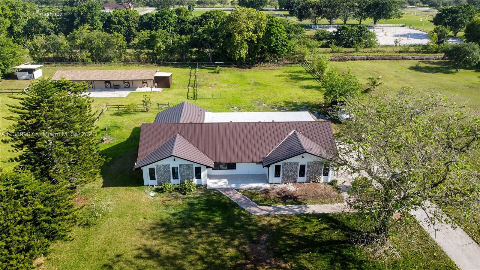 Photo of 17680 SW 54th St in Southwest Ranches, FL