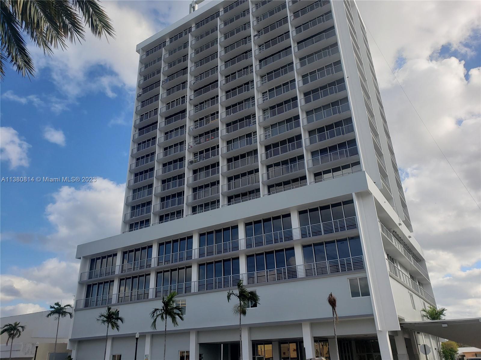 Photo of 1720 Harrison St #12D in Hollywood, FL