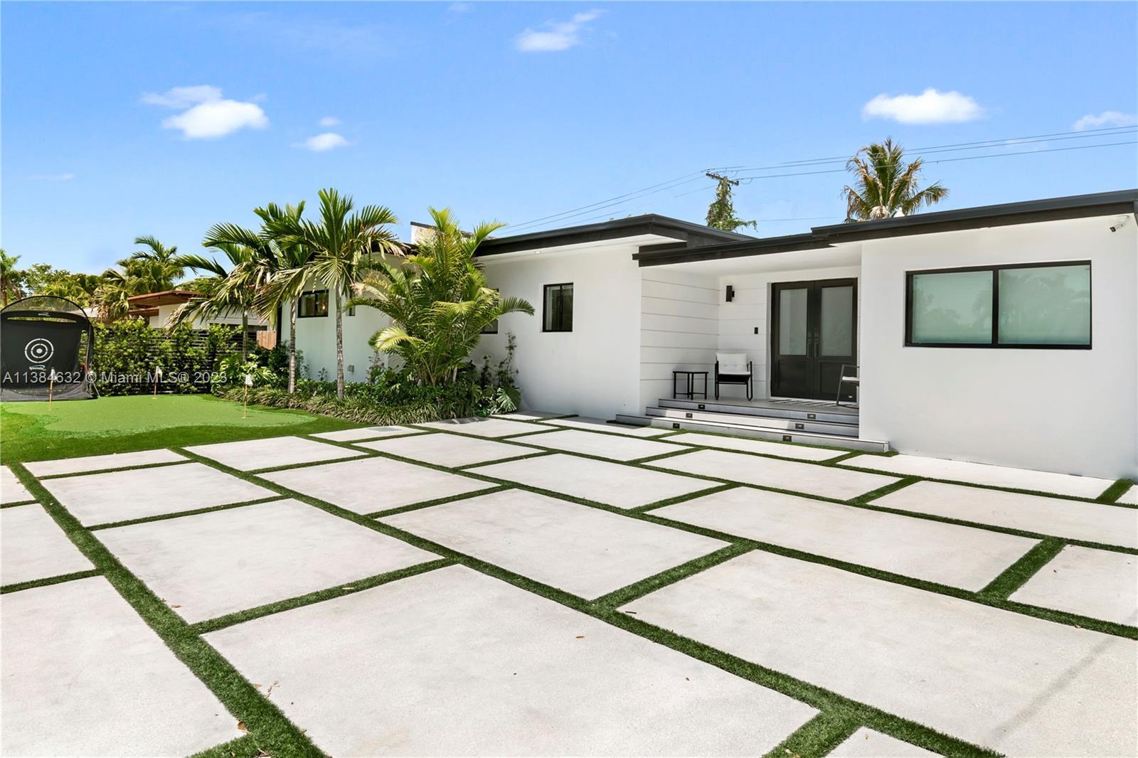Photo of 4531 SW 15th St in Miami, FL