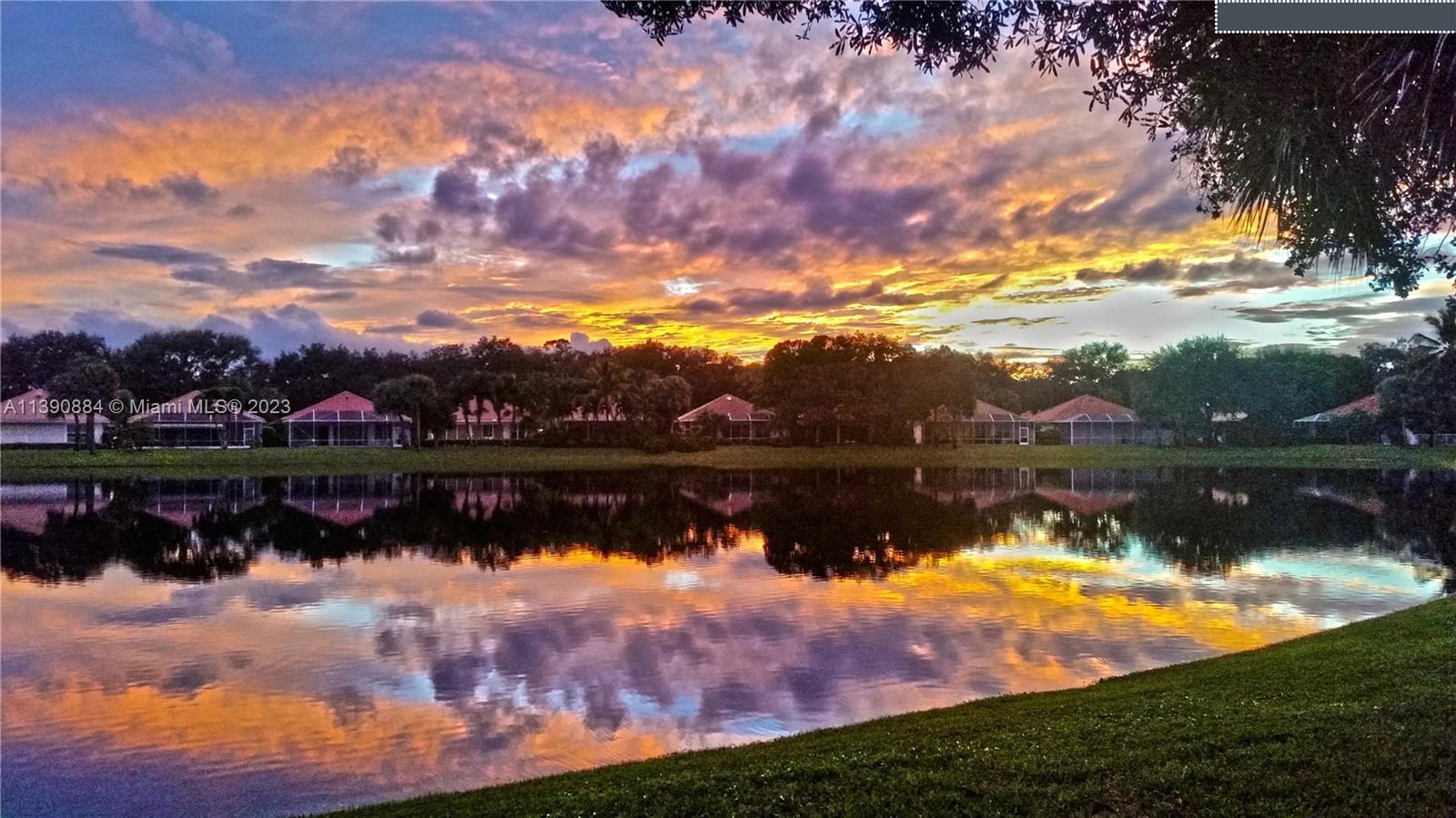 Photo of 174 E Tall Oaks Cir in Palm Beach Gardens, FL