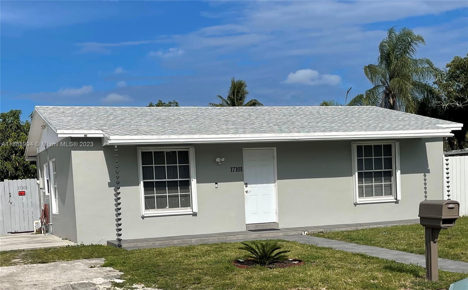 Photo of 17101 NW 50th Ct in Miami Gardens, FL