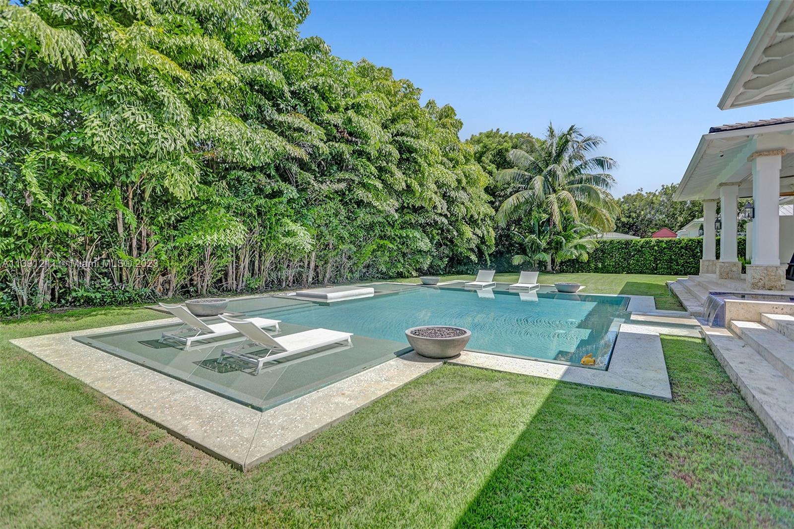 Photo of 7225 SW 79th Ter in South Miami, FL