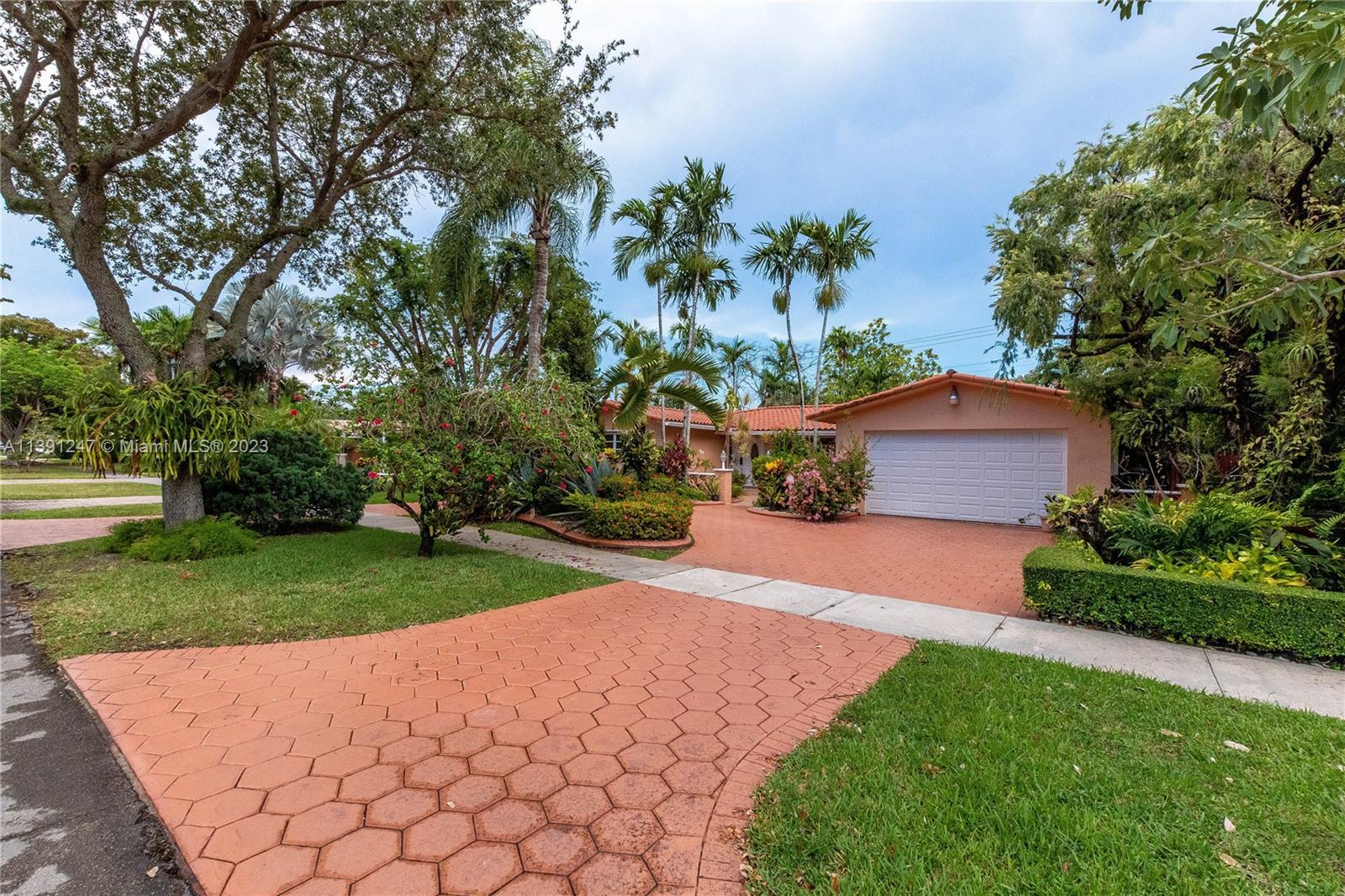Photo of 1070 Ibis Ave in Miami Springs, FL
