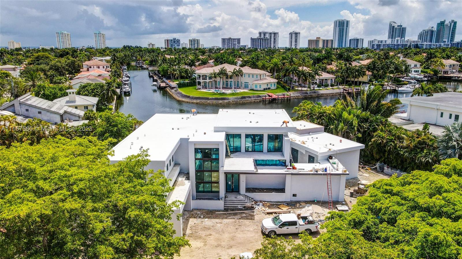 Photo of 921 Diplomat Pky in Hollywood, FL
