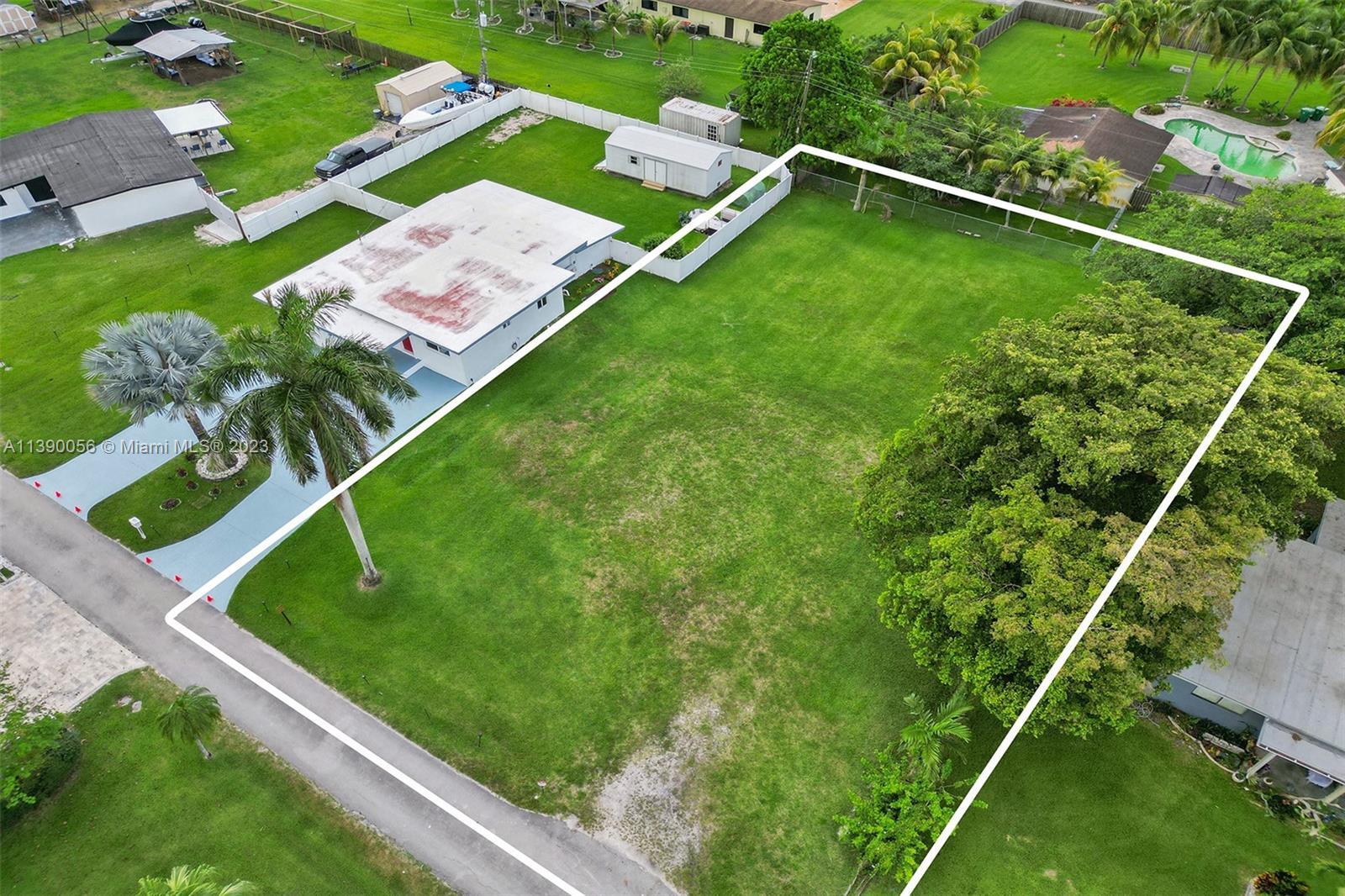 Photo of 6931 SW 57th St in Davie, FL