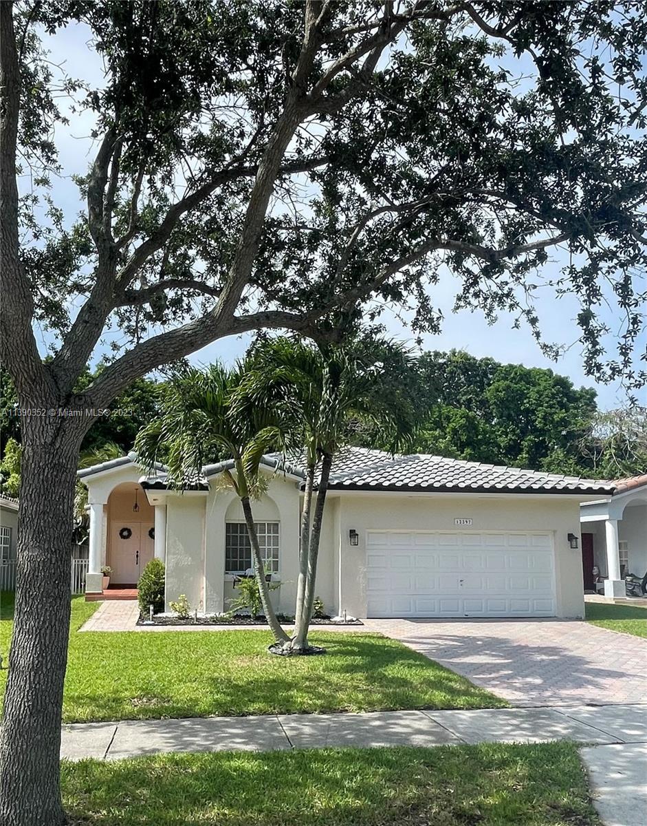Photo of 12297 Natalies Cove Rd in Cooper City, FL