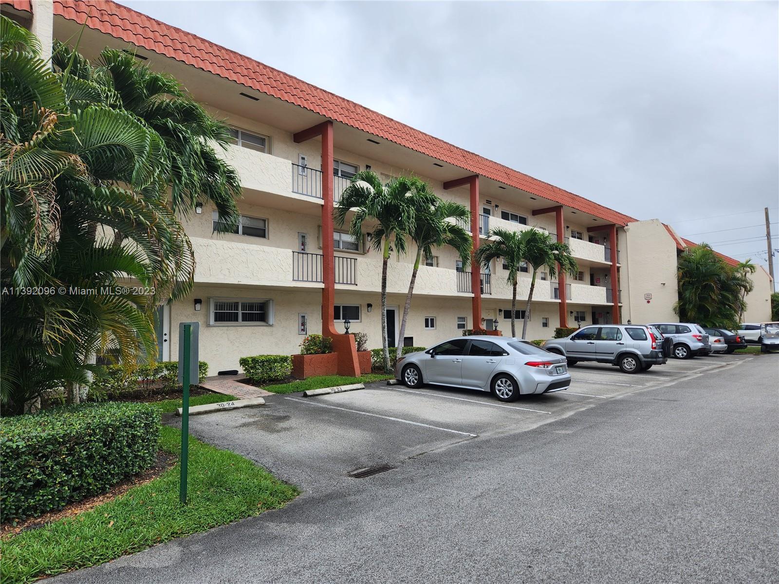 Photo of 8960 S Hollybrook Blvd #302 in Pembroke Pines, FL
