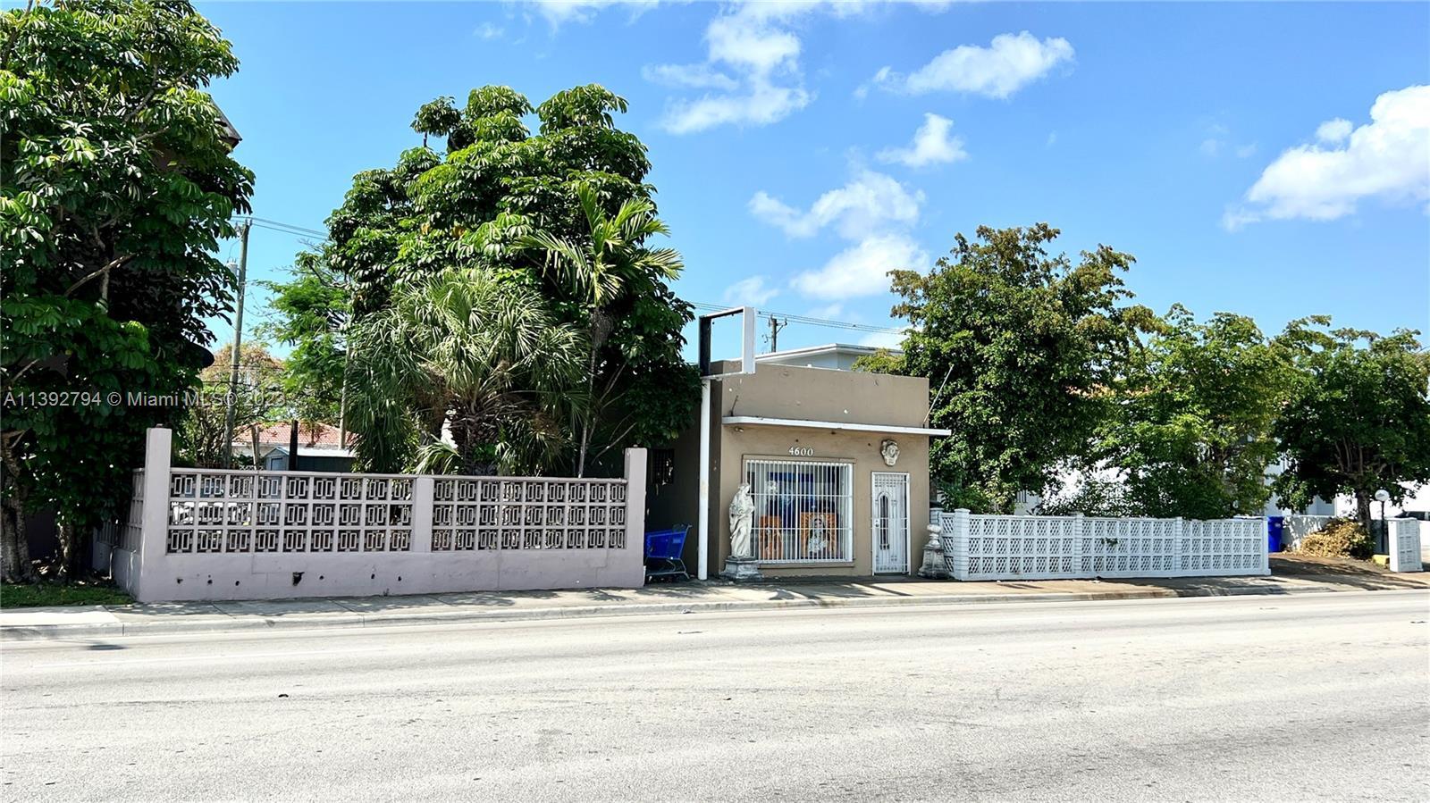 Photo of 4600 W Flagler St in Miami, FL