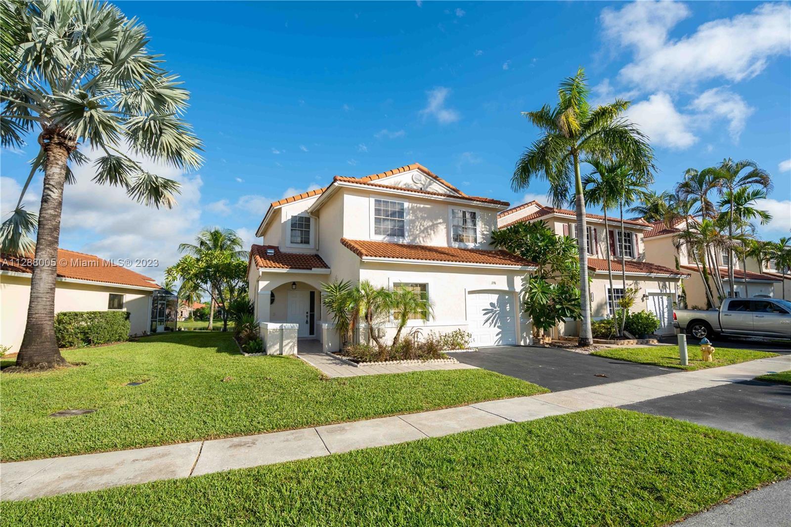 Photo of 1096 SW 180th Ter in Pembroke Pines, FL