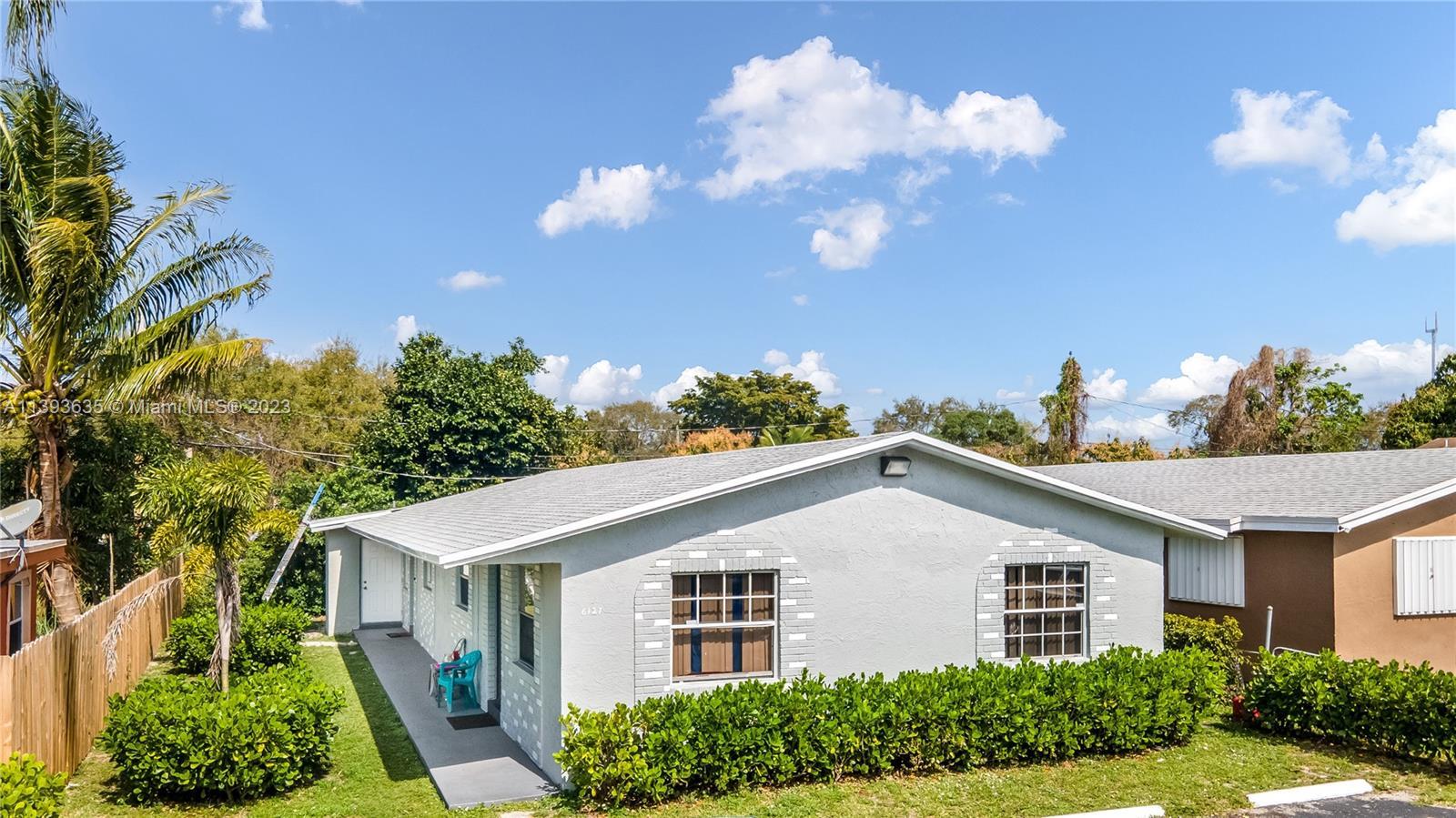 Photo of 6127 SW 39th St in Miramar, FL