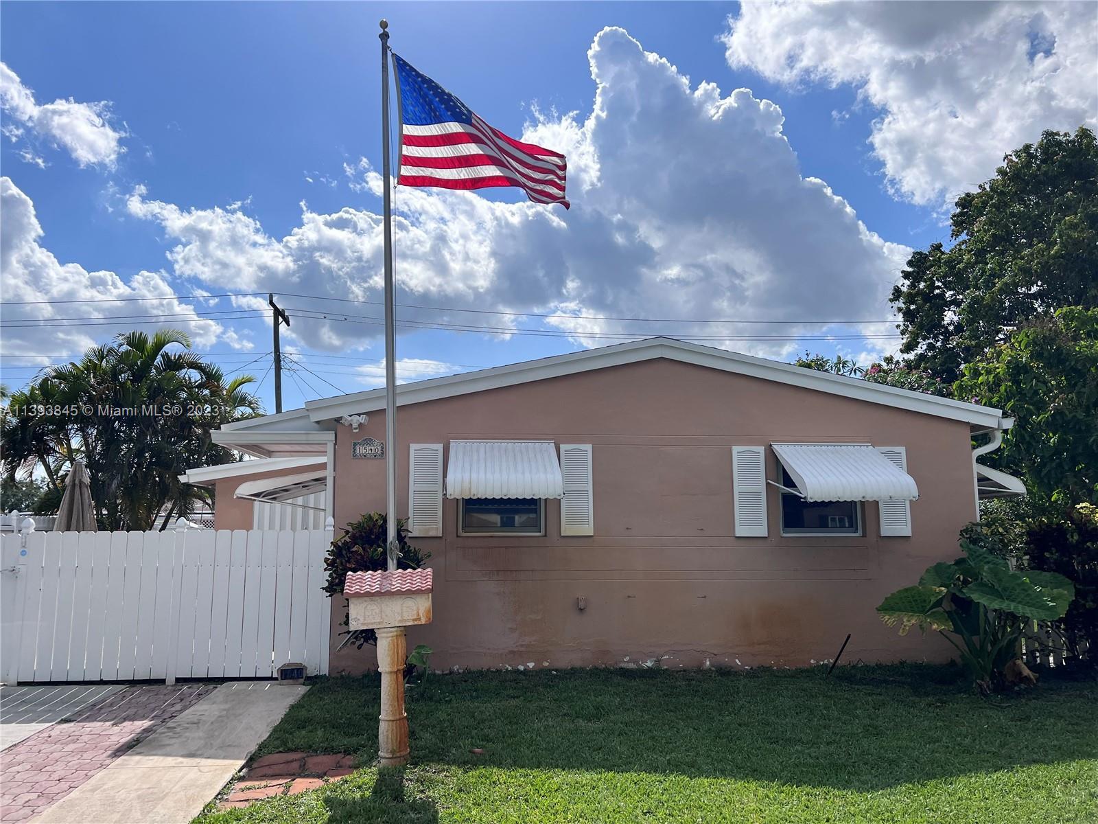 Photo of 1540 N 71st Ave in Hollywood, FL