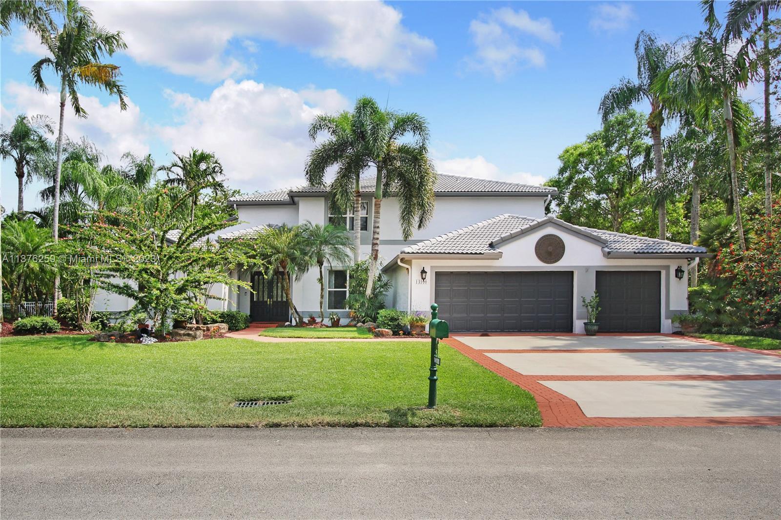 Photo of 14100 Carlton Dr in Davie, FL