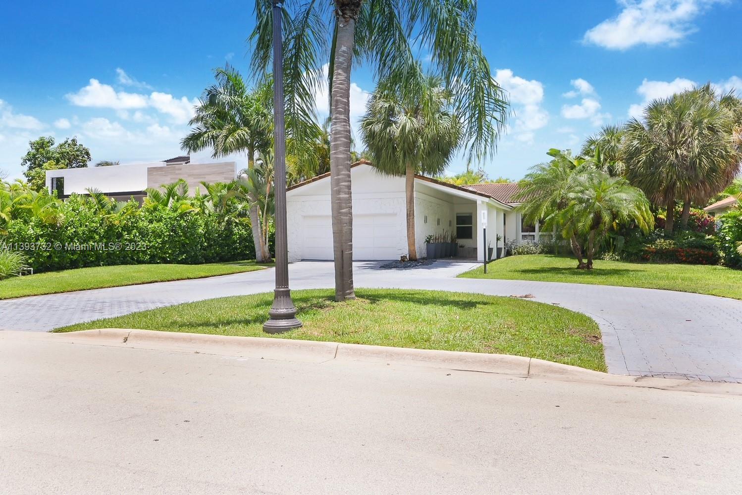 Photo of 185 Golden Beach Dr in Golden Beach, FL