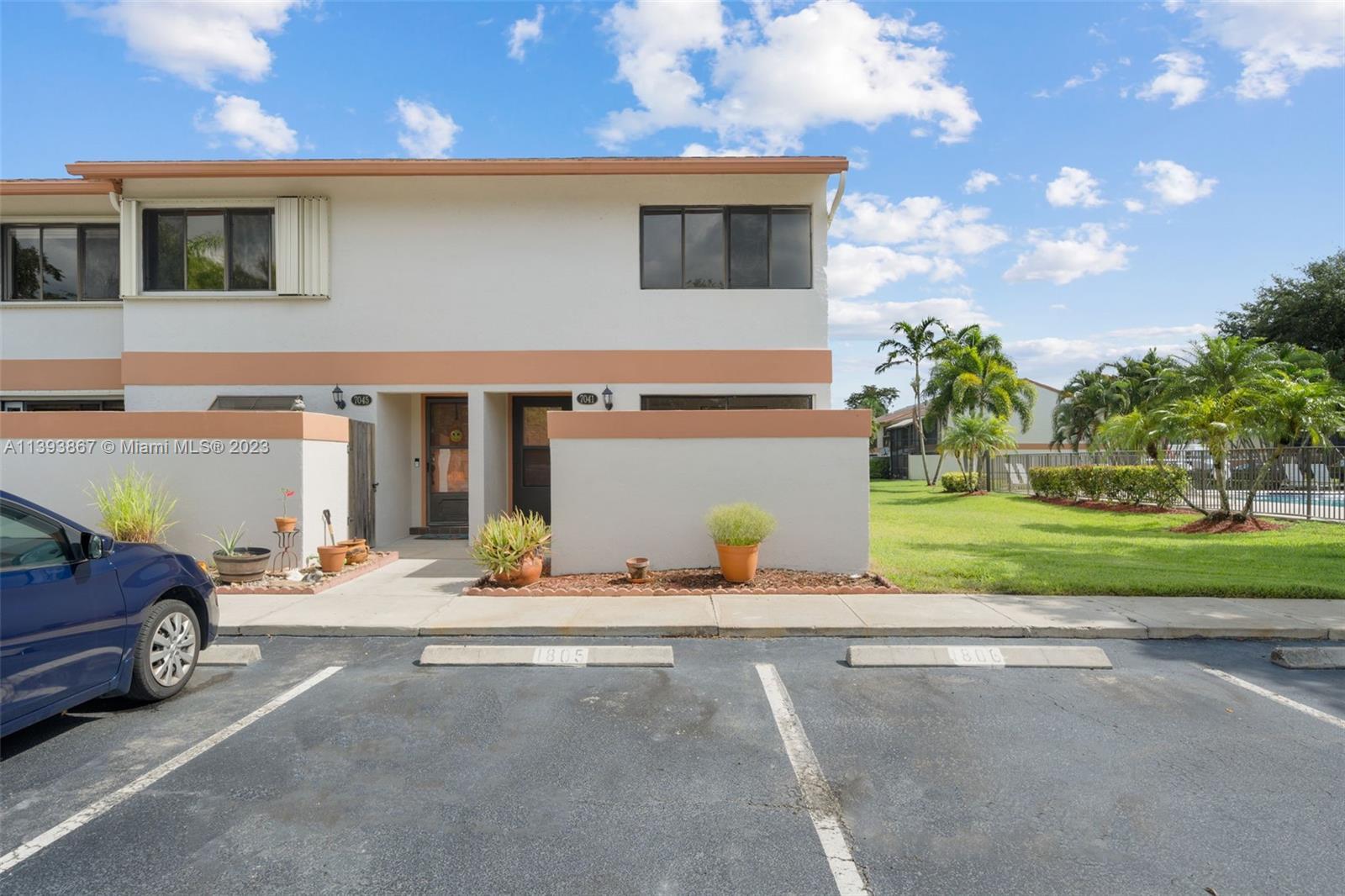 Photo of 7041 SW 42nd Pl #7041 in Davie, FL