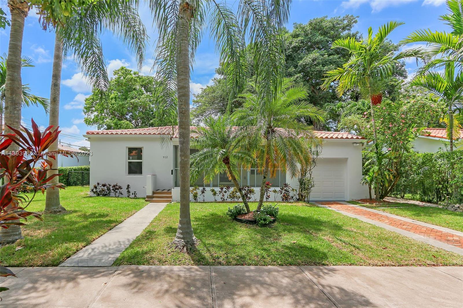 Photo of 912 Alberca St in Coral Gables, FL