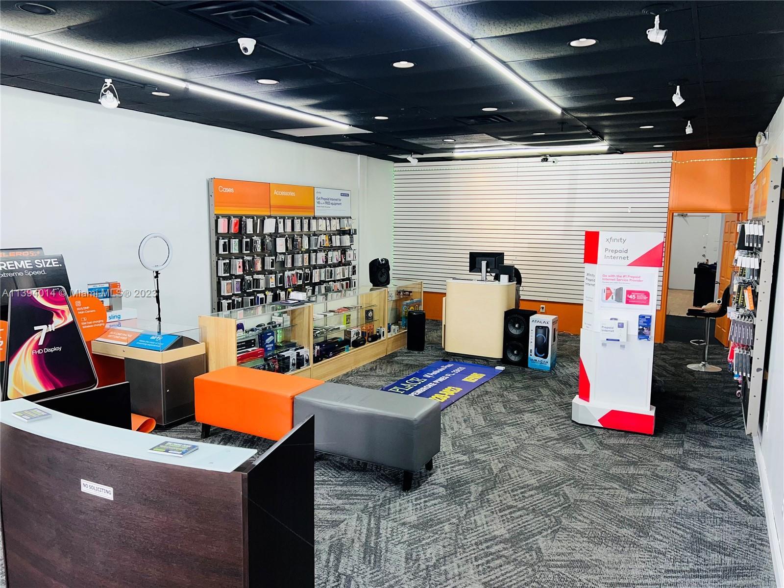 Photo of 180 S University Dr in Pembroke Pines, FL