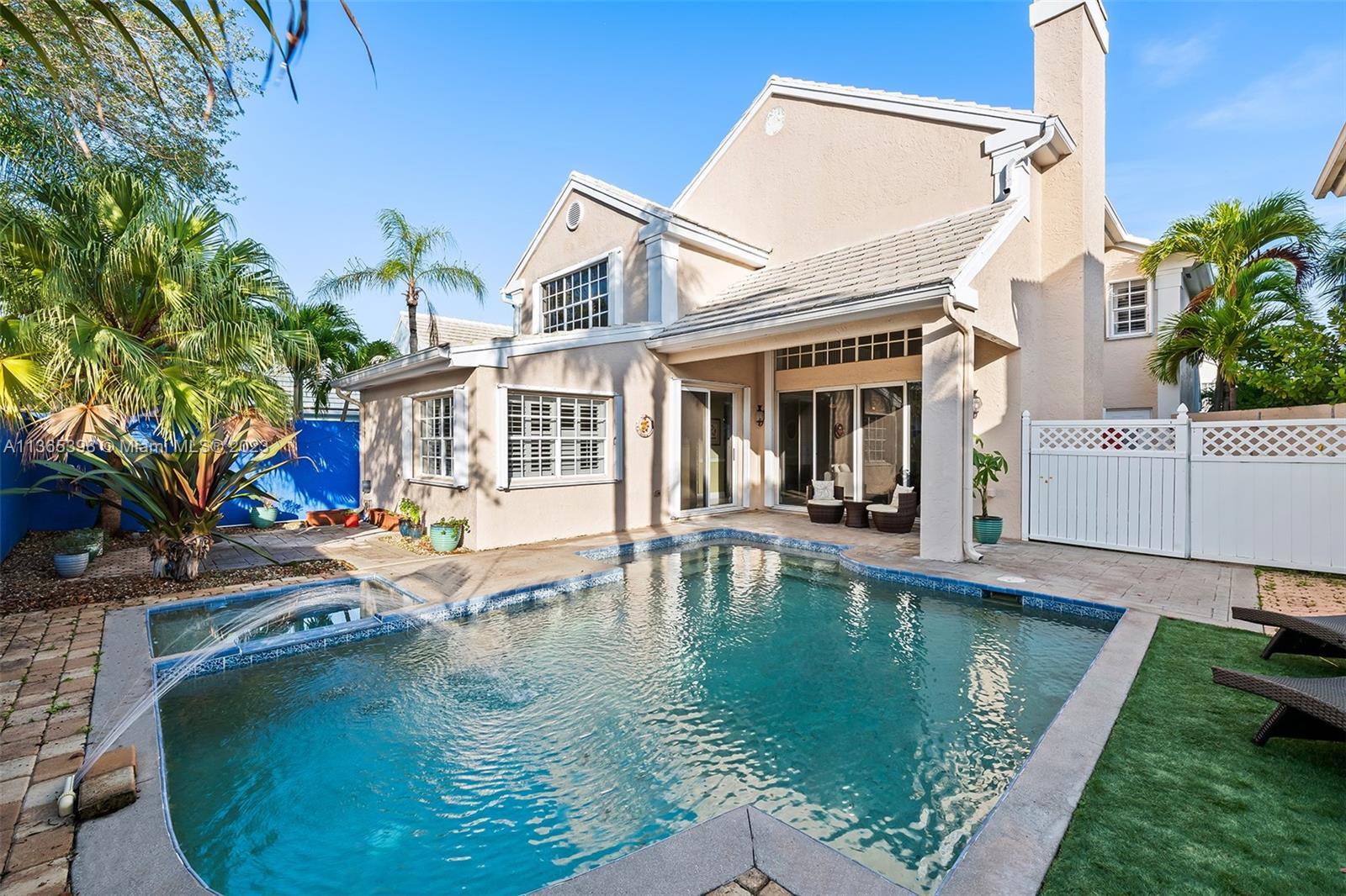 Photo of 15 Blenheim Ct in Palm Beach Gardens, FL