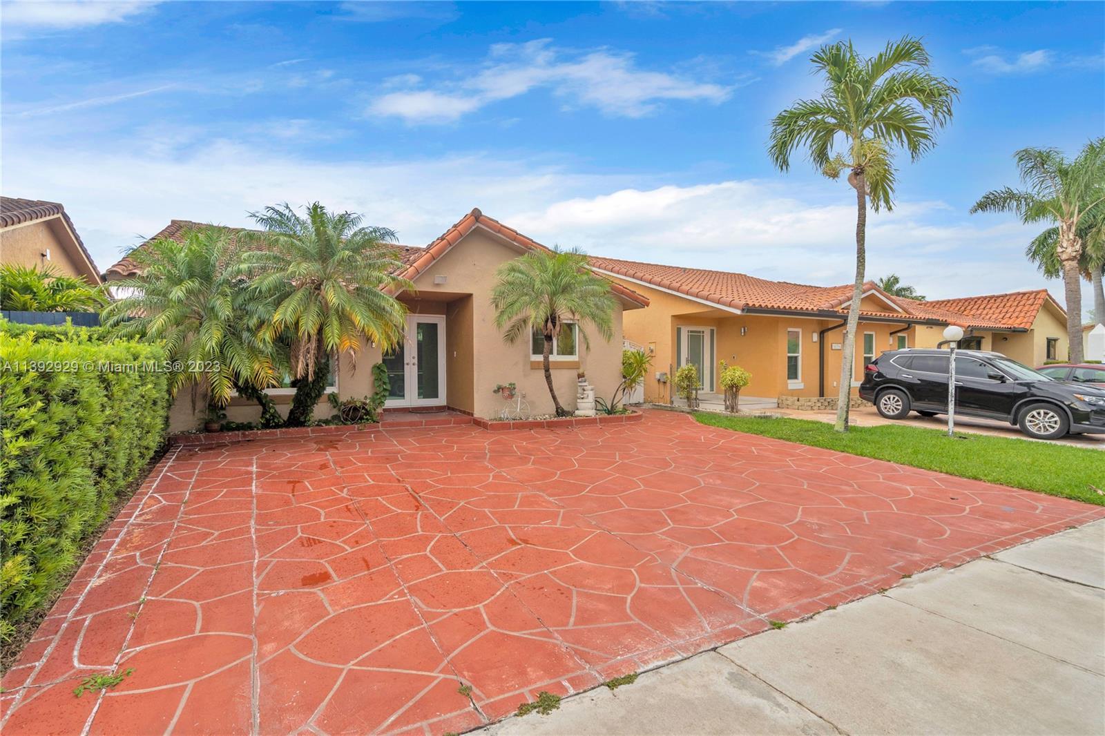 Photo of 10392 NW 129th St in Hialeah Gardens, FL