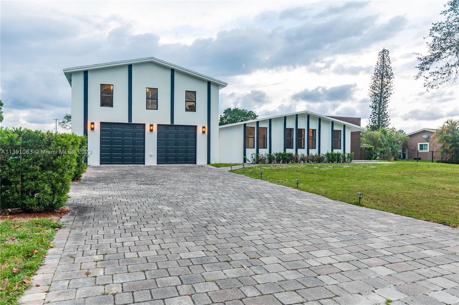 Photo of 17101 SW 48th St in Southwest Ranches, FL