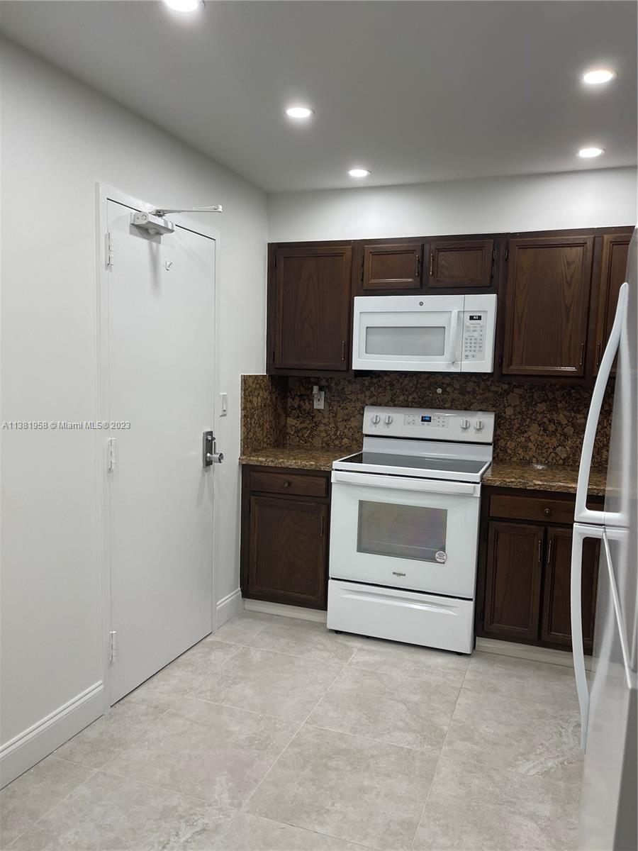 Photo of 10777 W Sample Rd #618 in Coral Springs, FL
