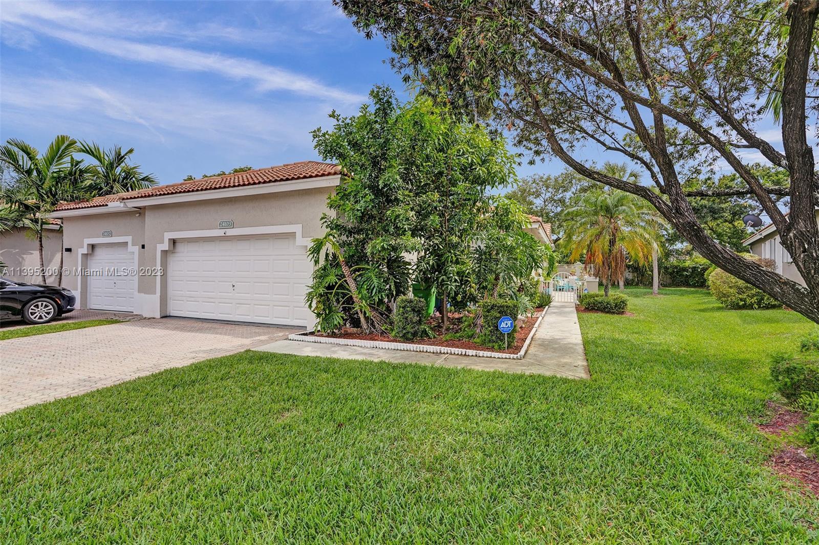 Photo of 2410 Aragon Blvd #3 in Sunrise, FL