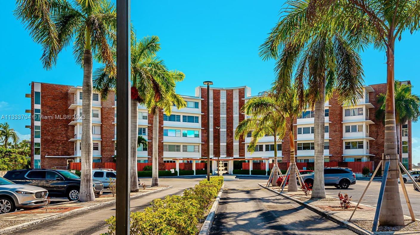 Photo of 1700 NE 105th St #302 in Miami Shores, FL