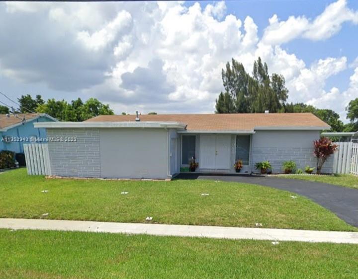 Photo of 8085 NW 21st St in Sunrise, FL