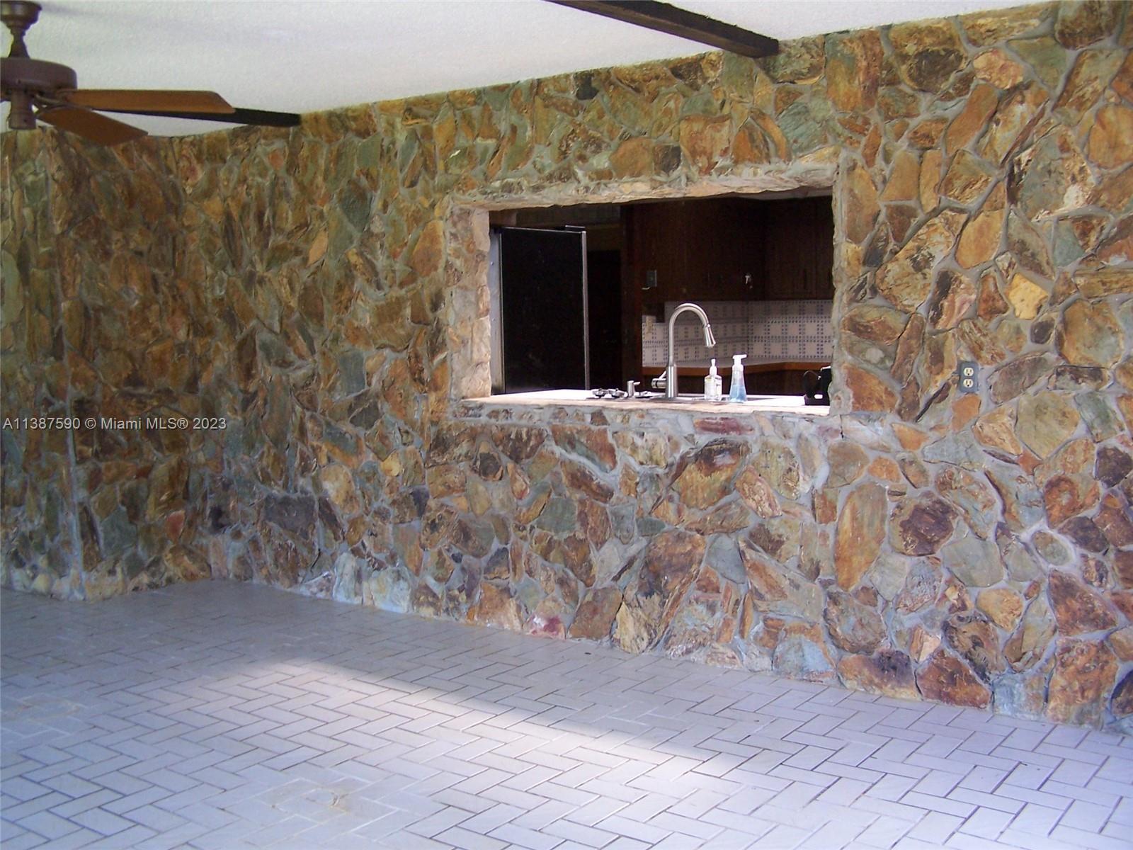 Photo of 14450 SW 17th St in Davie, FL