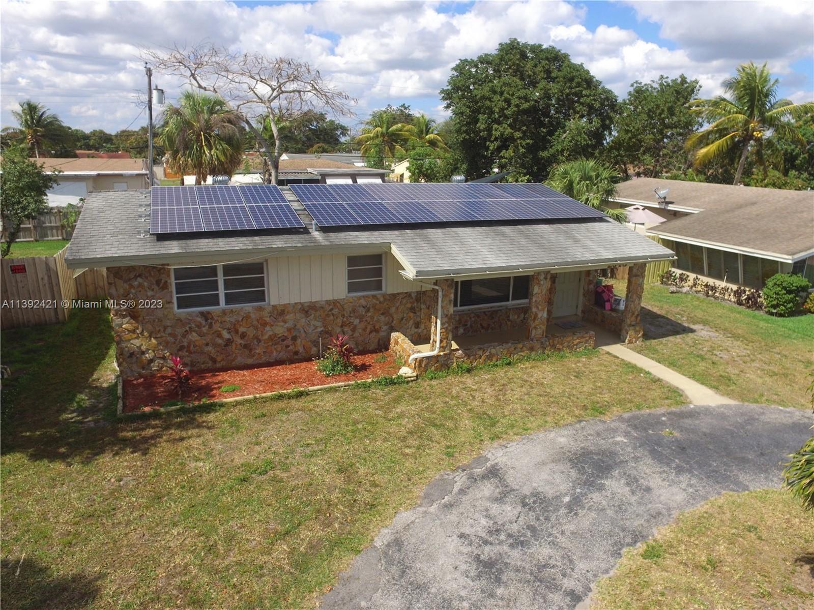 Photo of 2648 Alcazar Dr in Miramar, FL