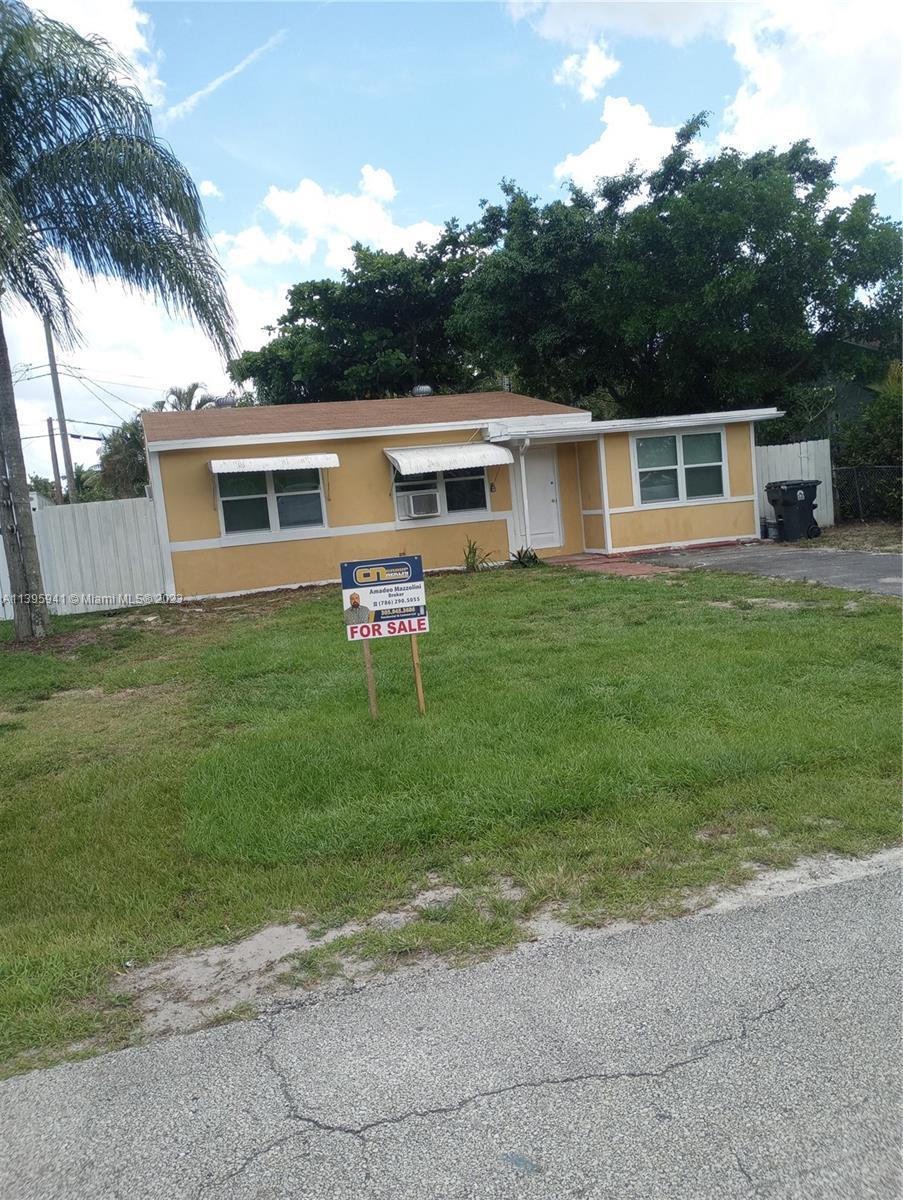 Photo of 4696 Clinton Blvd in Lake Worth, FL