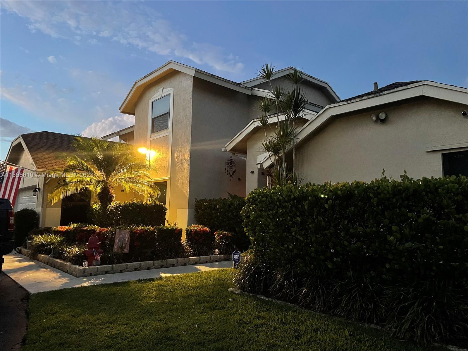 Photo of 5752 SW 88th Ter in Cooper City, FL