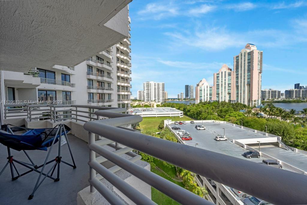 Spacious 2 bed, 2 bath unit. Stunning panoramic & unobstructed views of Ocean, bay, intracoastal & G