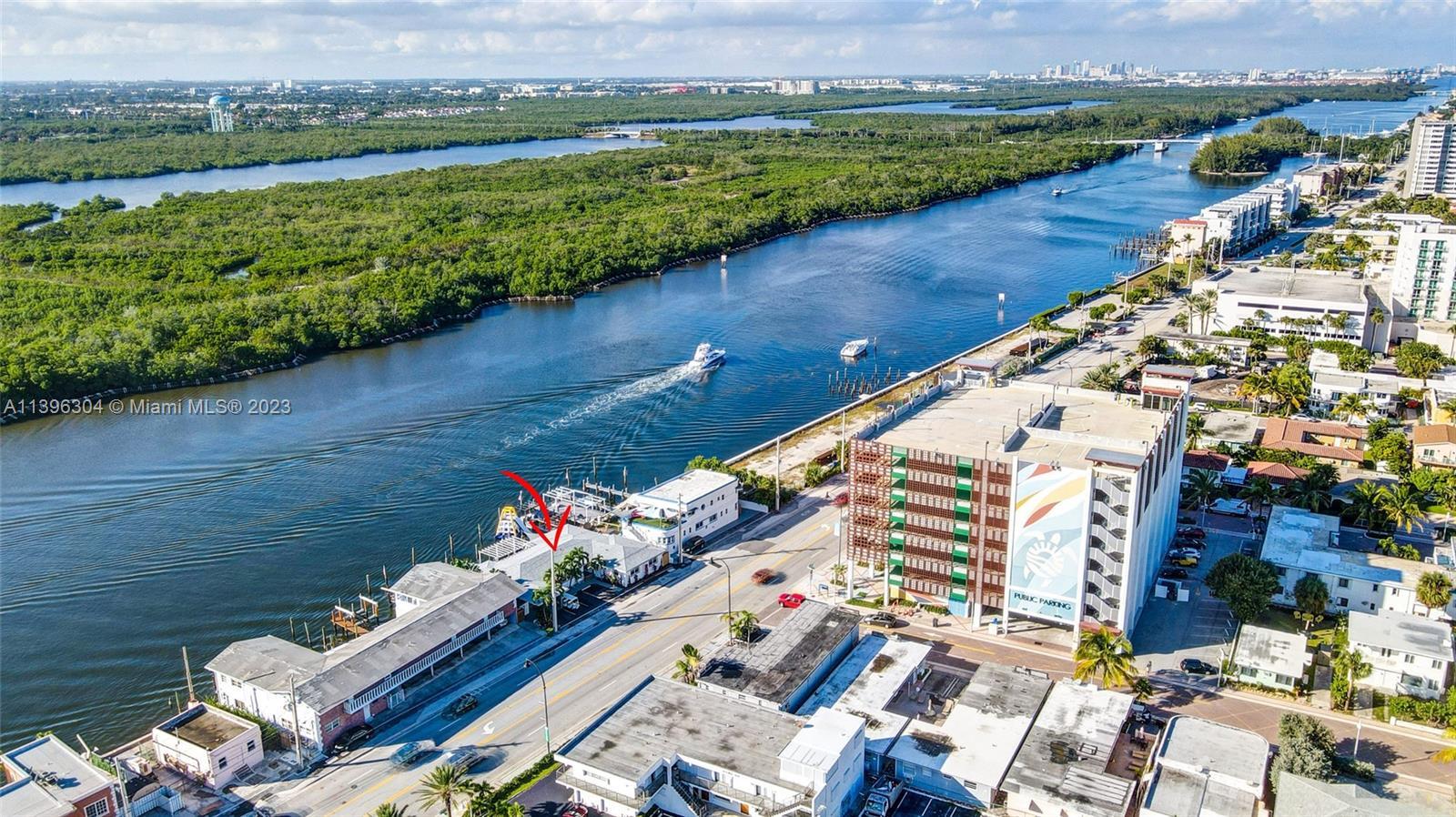 Photo of 2118 N Ocean Dr in Hollywood, FL