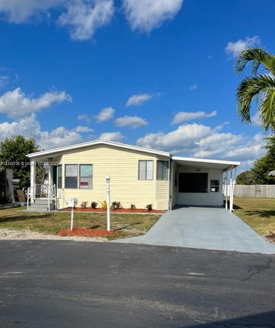 Photo of 6048 Seashore Dr in Lake Worth, FL
