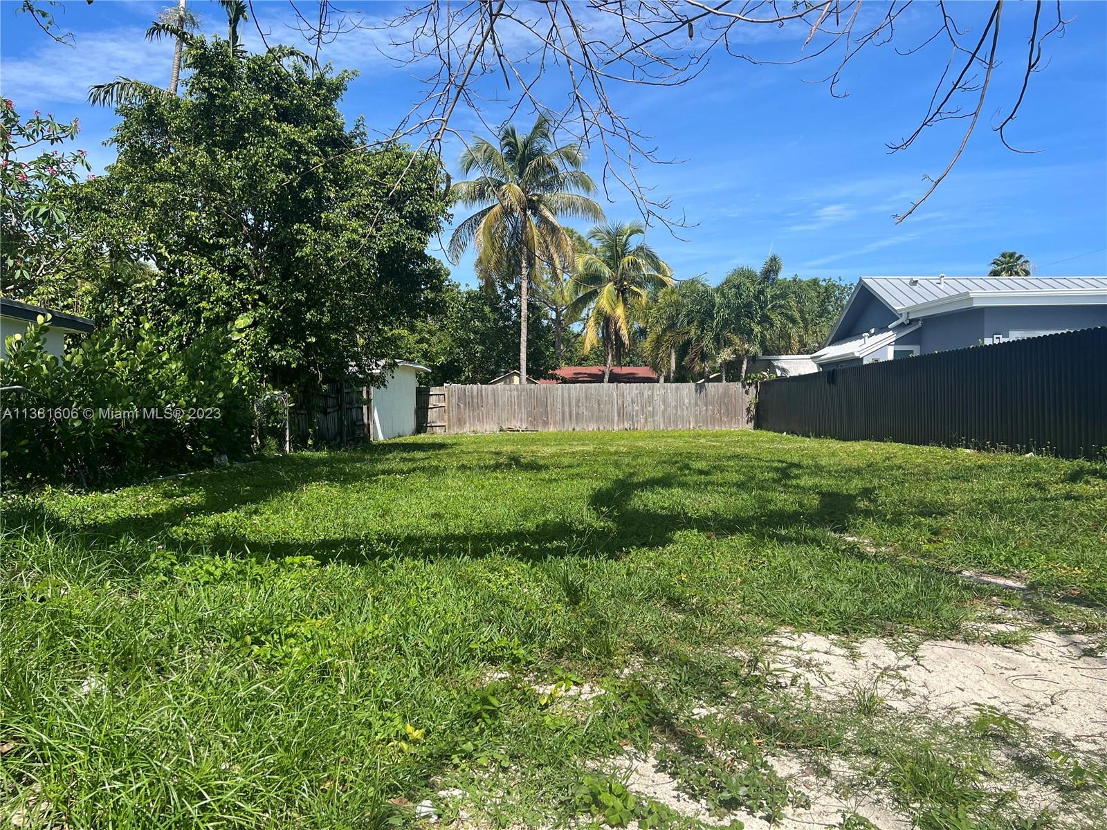 Photo of 1001 SW 45th Ave in Miami, FL