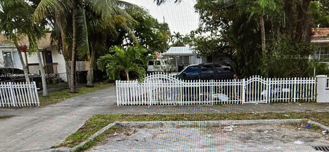 Photo of 476 E 19th St in Hialeah, FL