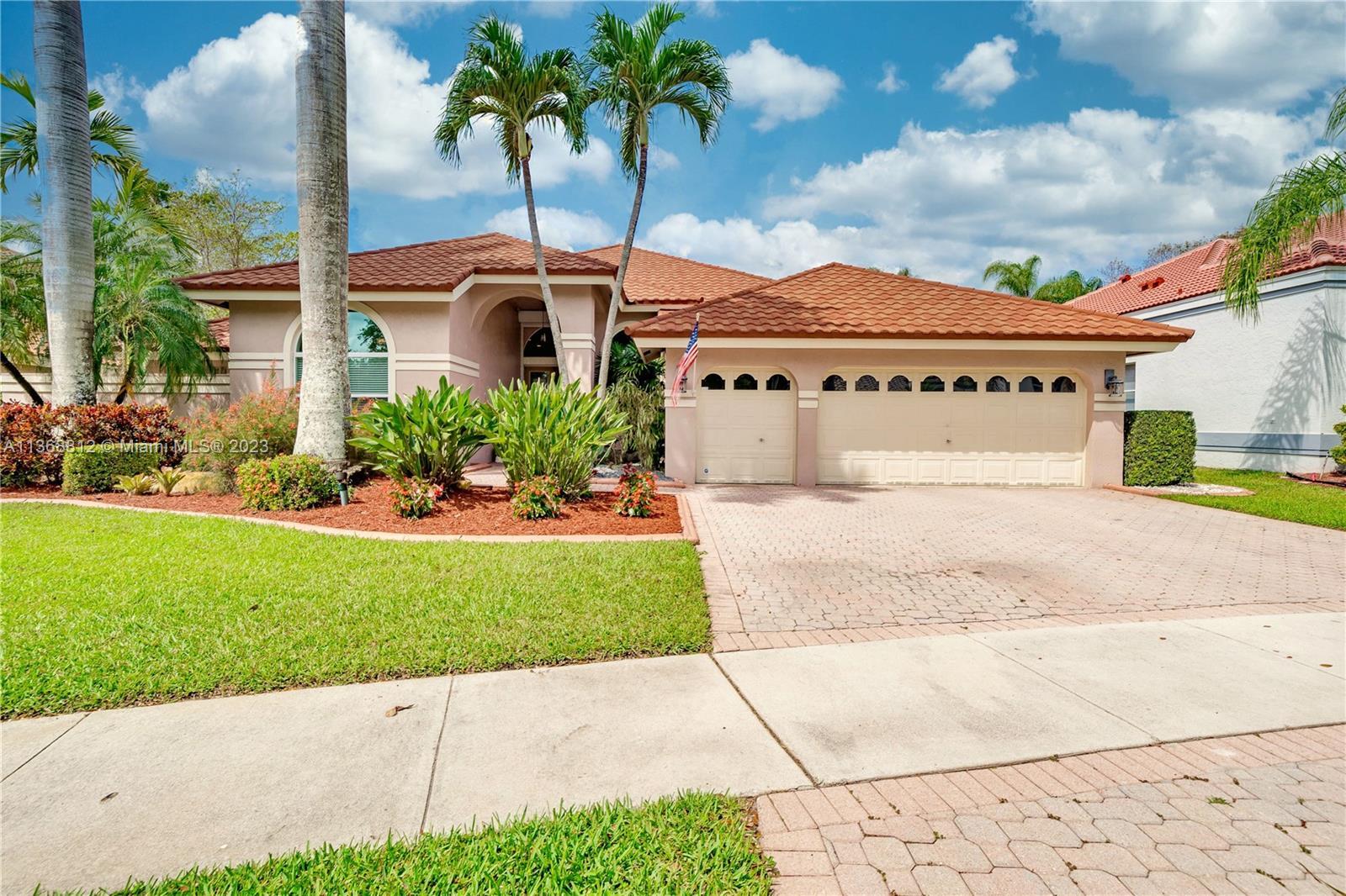 Photo of 1122 SW 156th Ter in Pembroke Pines, FL