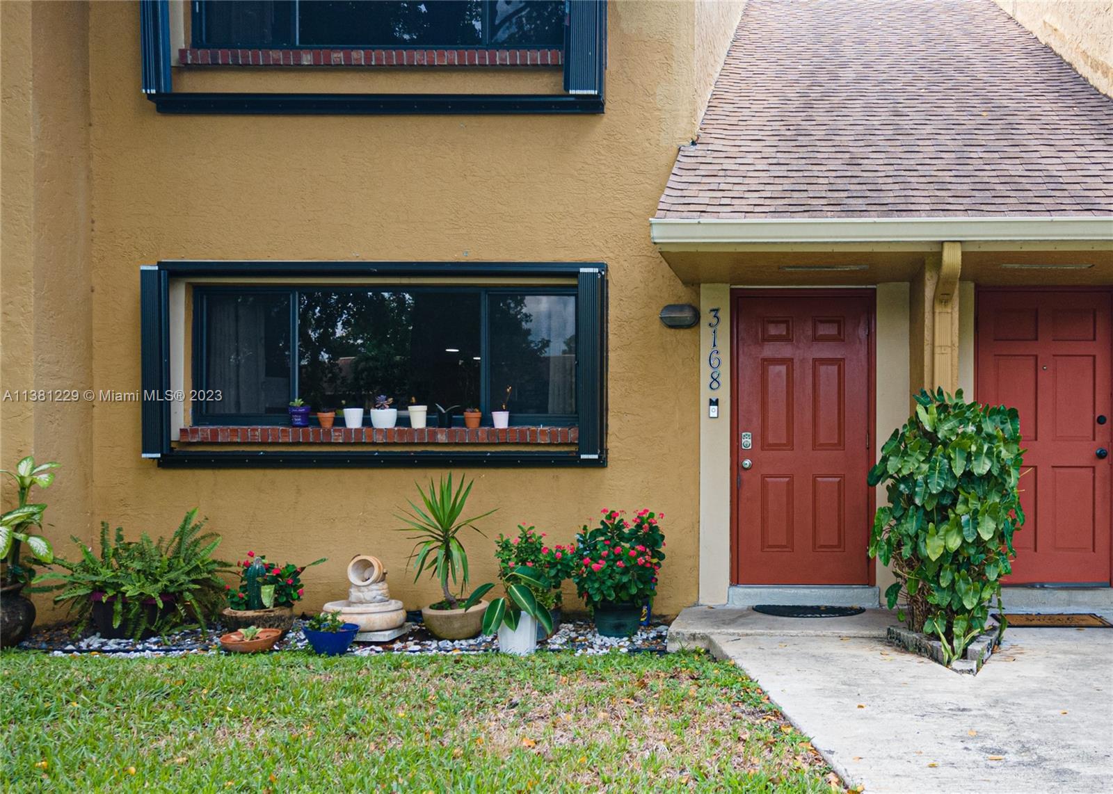 Photo of 3168 N Pine Island Rd #902 in Sunrise, FL