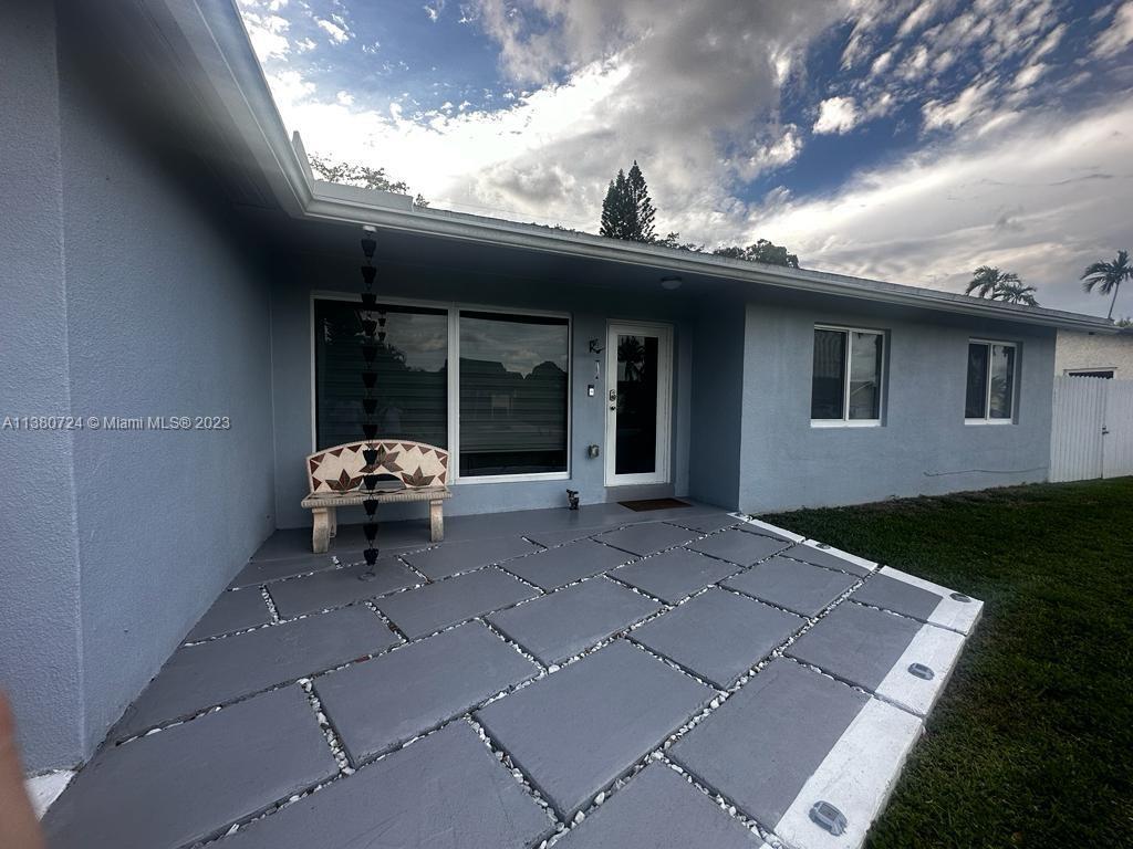 Photo of 1040 NW 96th Ter in Pembroke Pines, FL