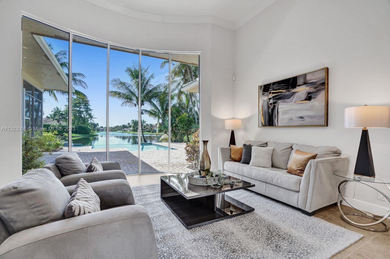Photo of 12600 N Stonebrook Cir in Davie, FL