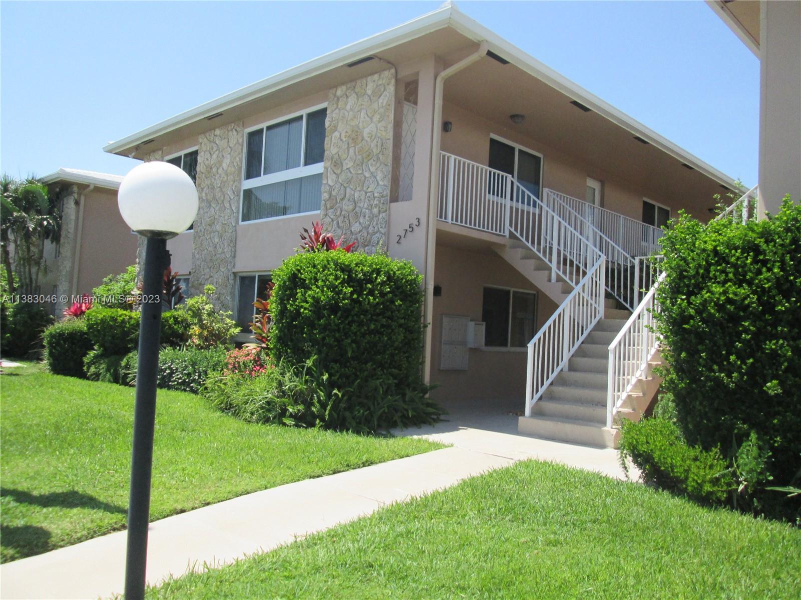 Photo of 2753 NE 28th St #4E in Lighthouse Point, FL